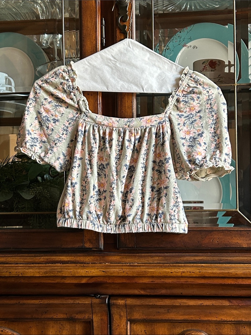 American Eagle Outfitters Cream Floral Puff-Sleeve Crop Top